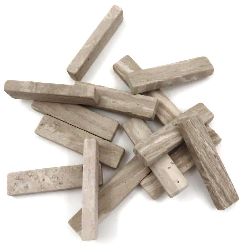 Varillas de mármol on veta de madera blanca