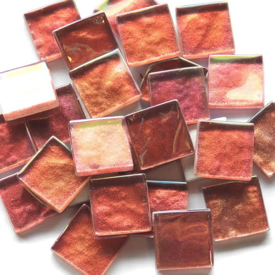 Krystal vlnitý irizující 20mm karmínový