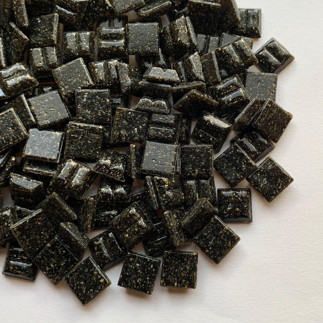 Lasimosaiikki 10 mm antrasiitti