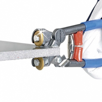 In use: Montolit – Mosaic nippers