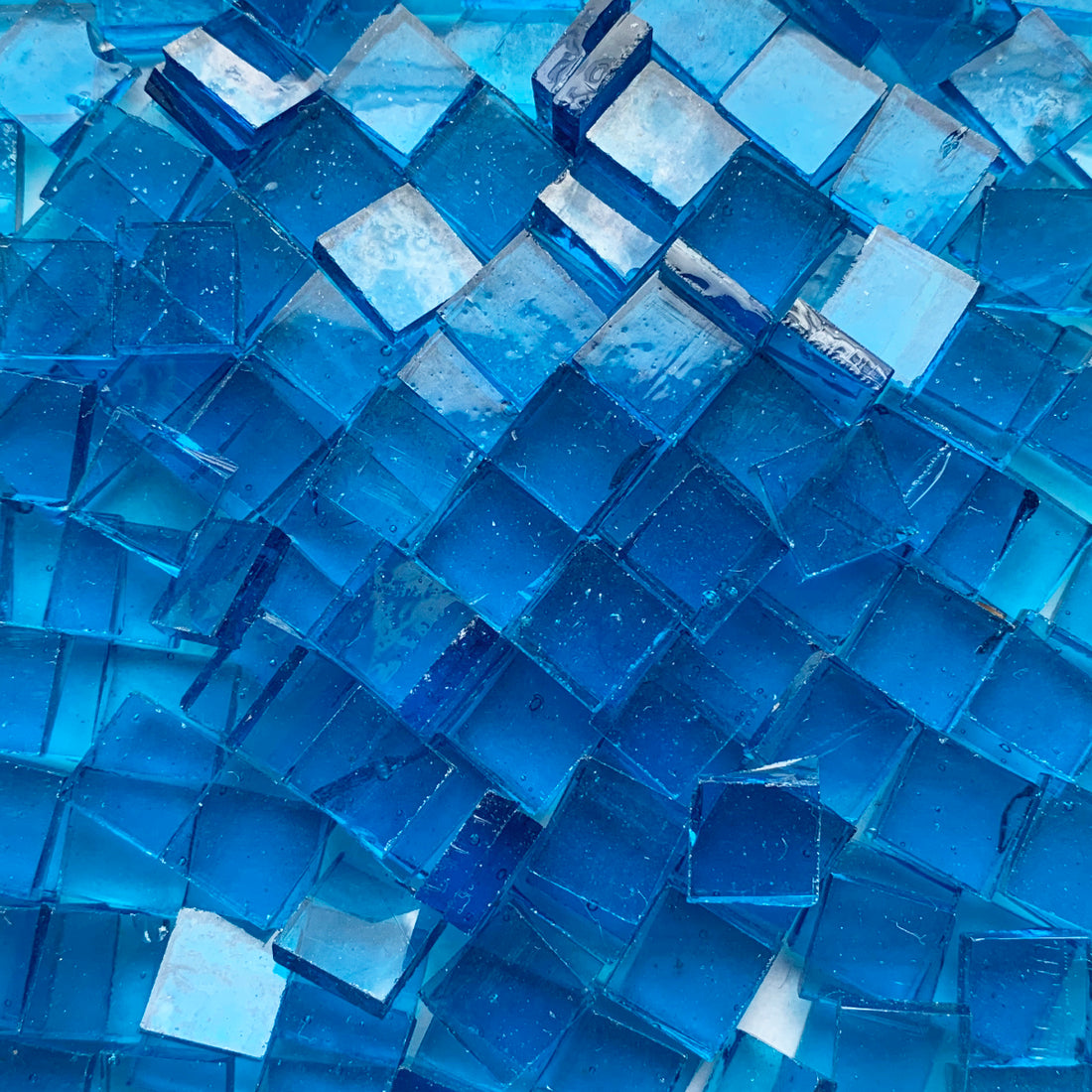 Loose 15 mm Tiffany Glacier glass tiles in Capri Blue