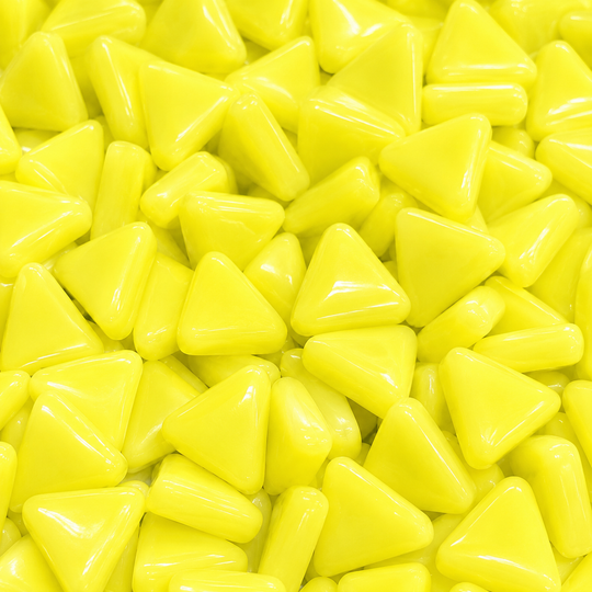 Mini mosaico de vidrio triangular verde y amarillo