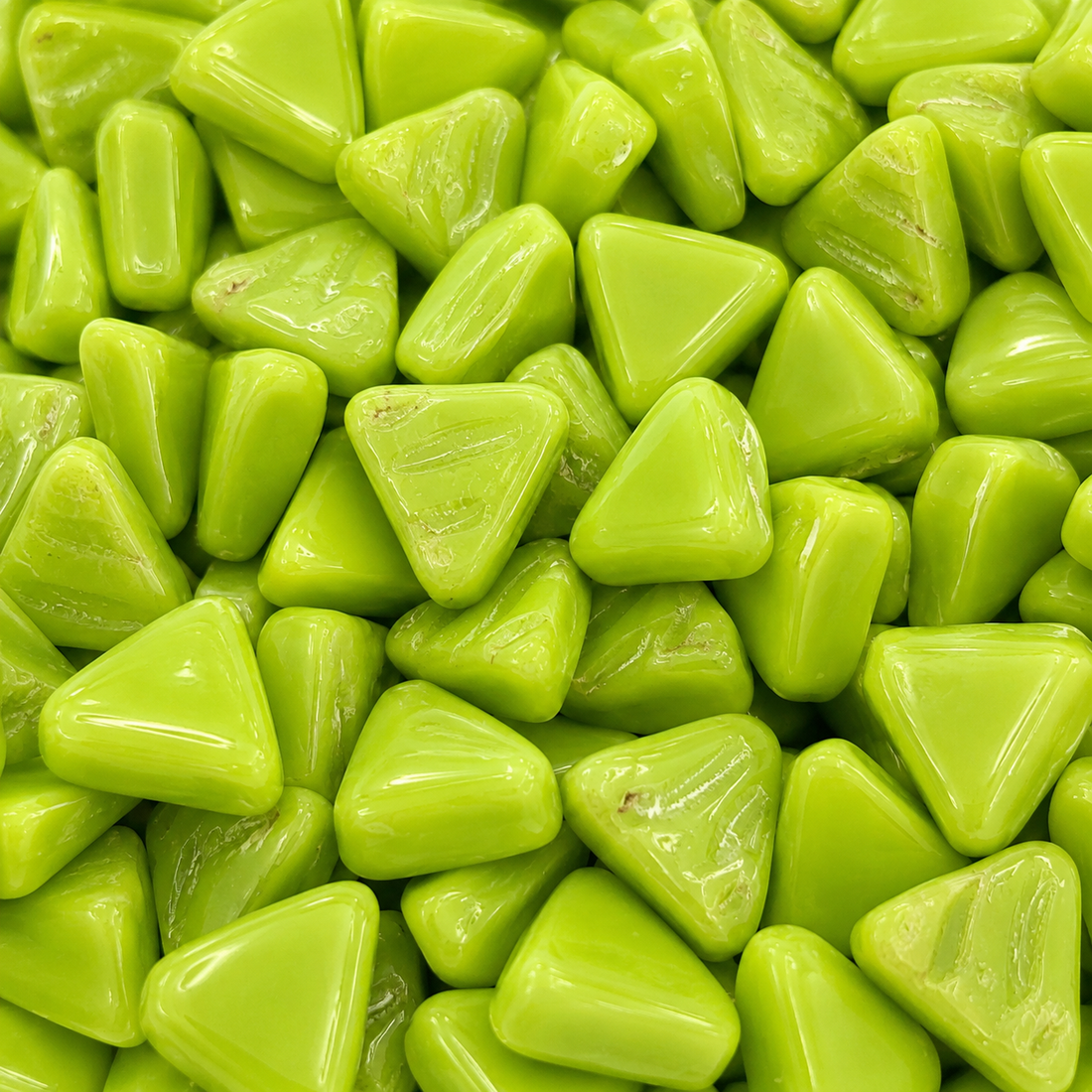 Mini triângulo de mosaico de vidro verde ácido