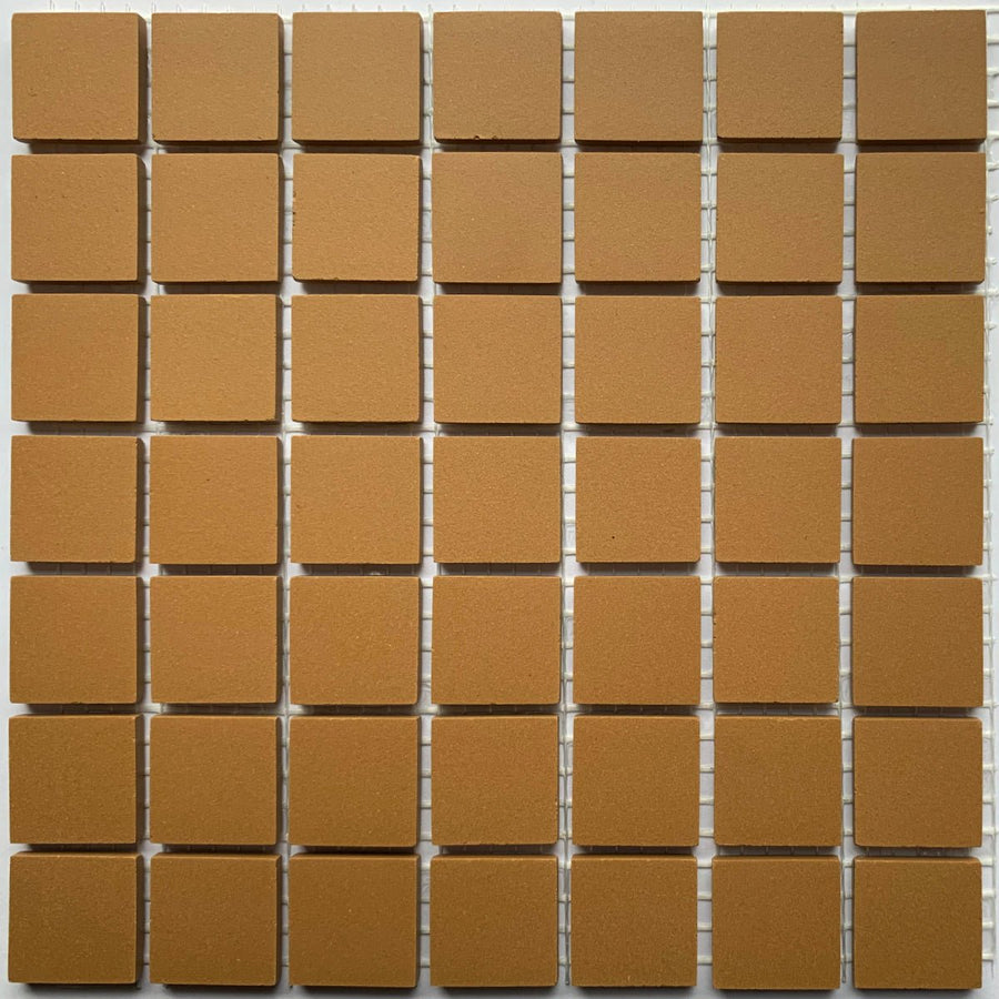 Winckelmans Caramel – matné mozaikové dlaždice 20x20 mm na síťce