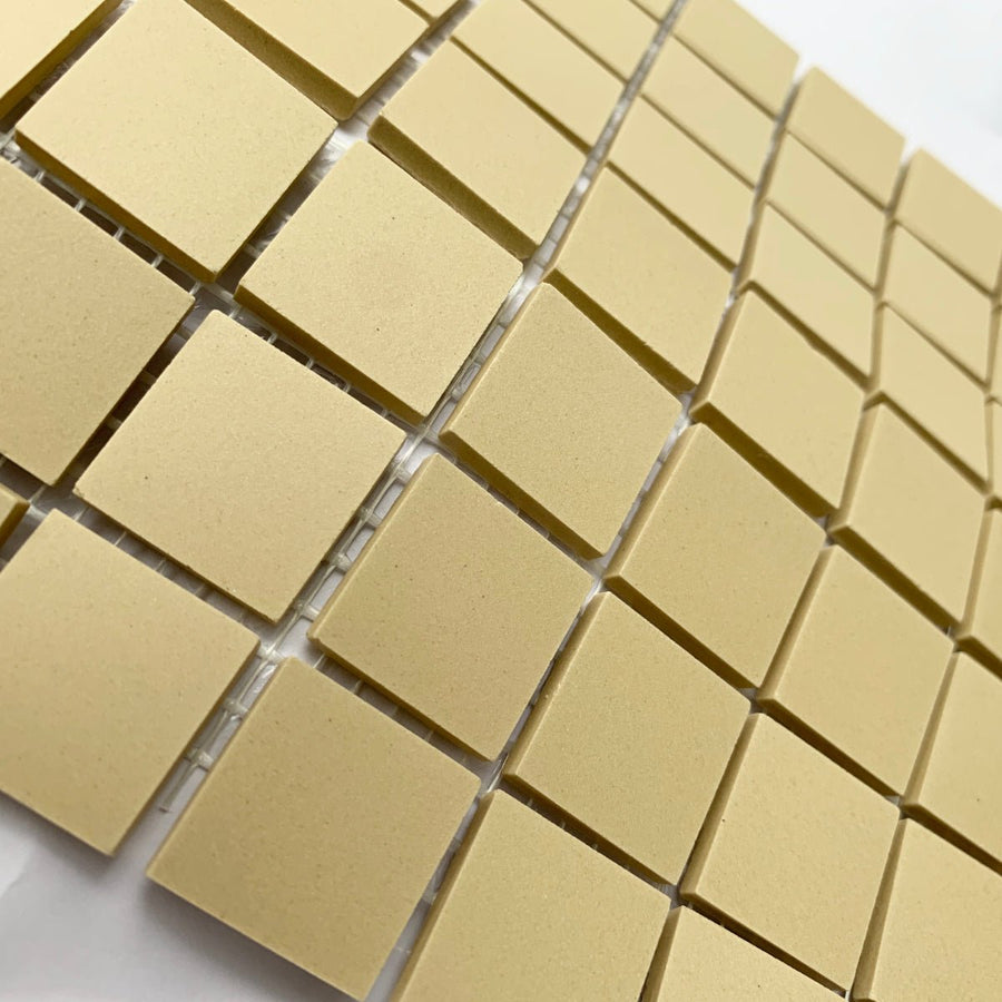 Winckelmans Ivoire – matowe płytki mozaikowe 20x20 mm na siatce