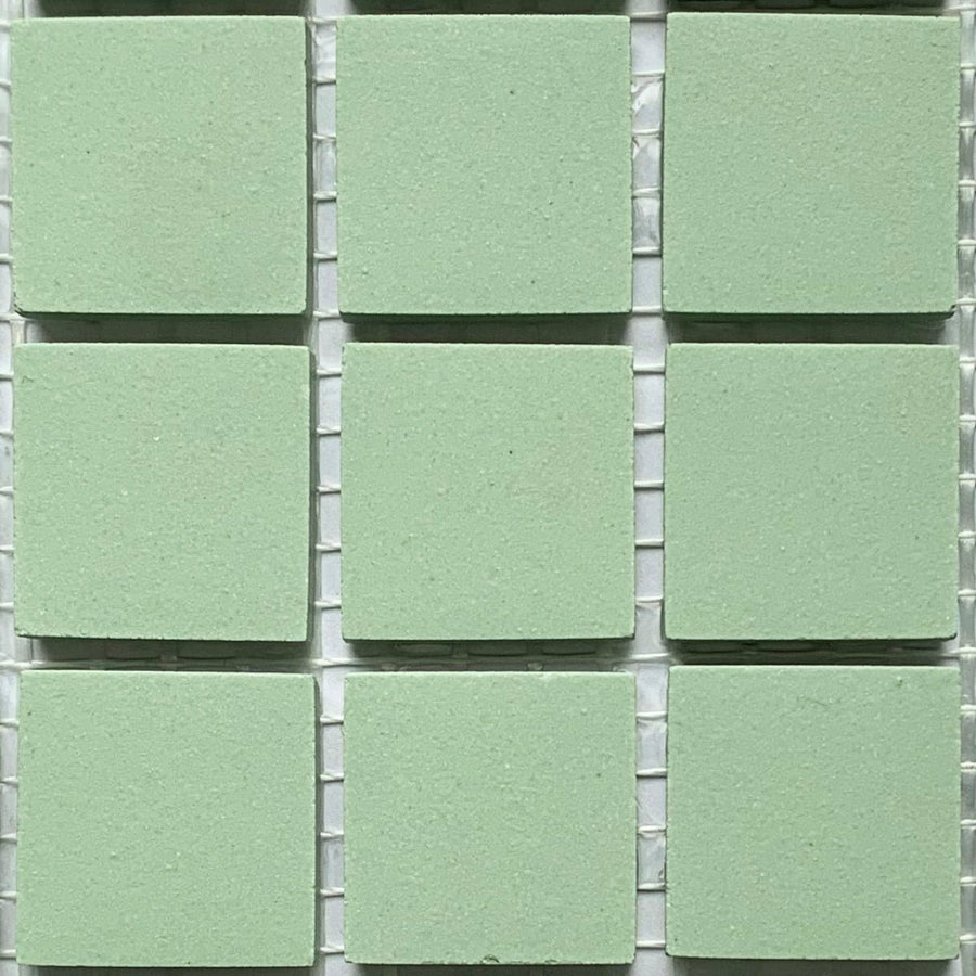 Winckelmans Pistache – tessere di mosaico opache da 20x20 mm su rete